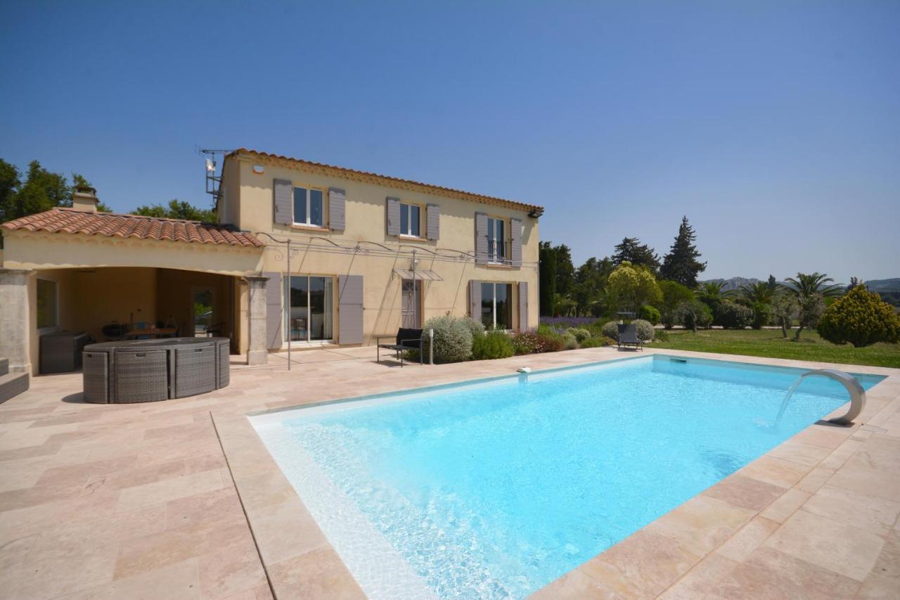 Villa 4 chambres Spa Sauna Piscine chaufée boulodrome LA BASTIDE DE LUSON Maussane-les-Alpilles Extérieur photo