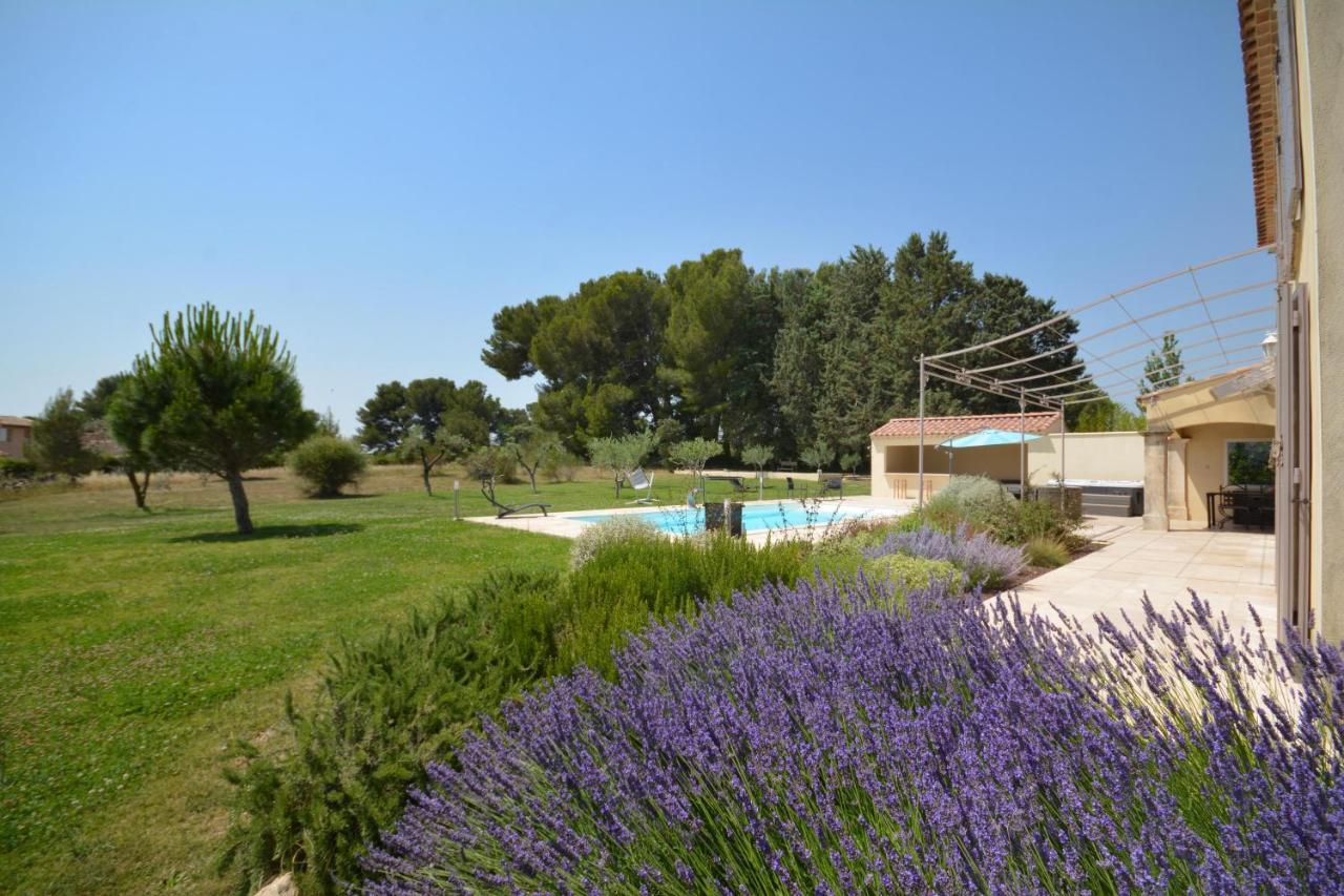 Villa 4 chambres Spa Sauna Piscine chaufée boulodrome LA BASTIDE DE LUSON Maussane-les-Alpilles Extérieur photo